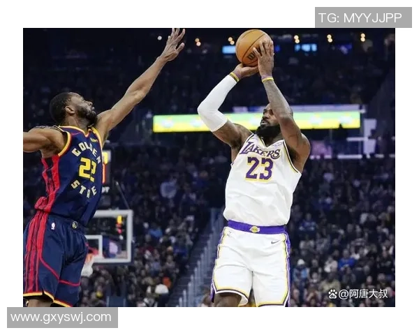 2018年NBA常规赛湖人与勇士激战回顾精彩瞬间与赛场表现分析